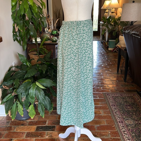 American Eagle (2) side slit skirts size S - Picture 3 of 12